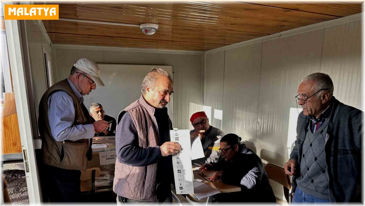 Malatya'da oy kullanma işlemi başladı