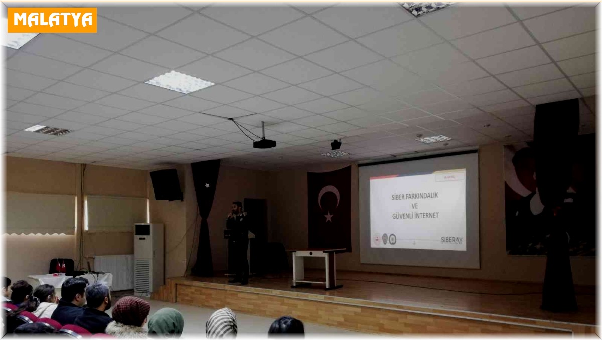Malatya'da polis okullarda SİBERAY'I anlattı