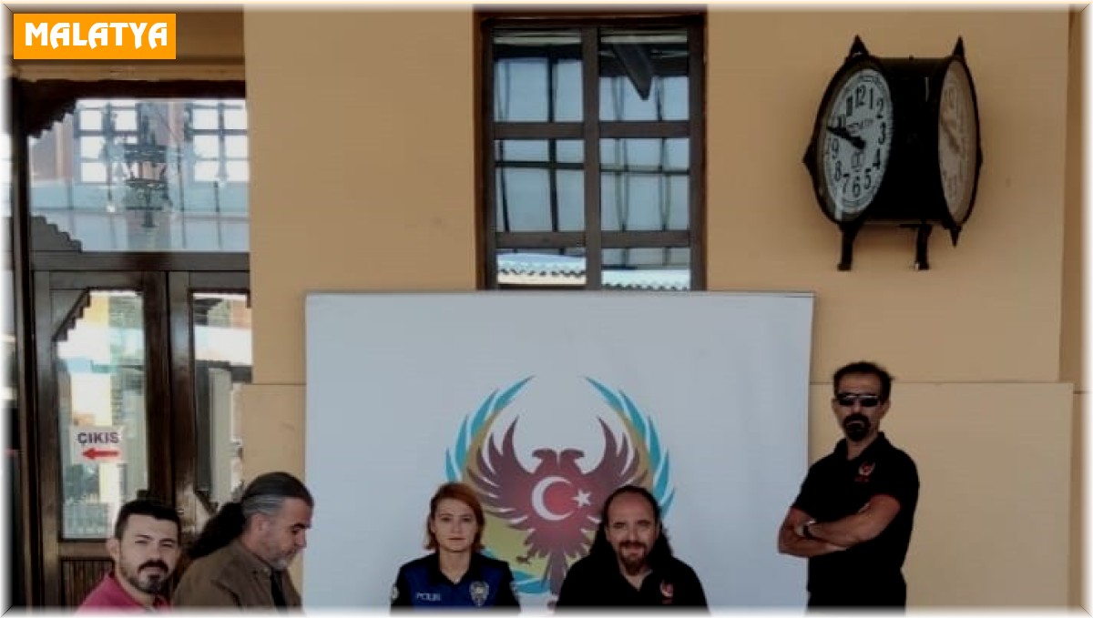 Malatya'da polislerden 'El Ele Güvenli Geleceğe' projesi