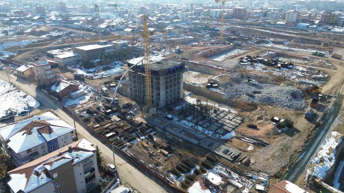 Malatya'da rezerv alanlarında binalar yükseliyor