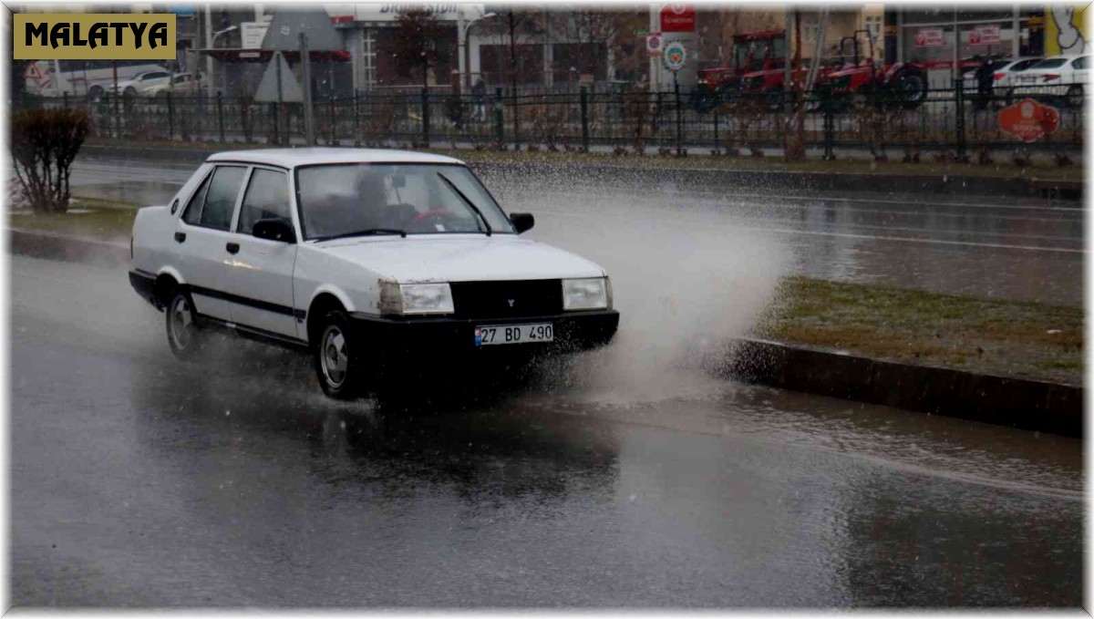 Malatya'da sağanak etkili oluyor