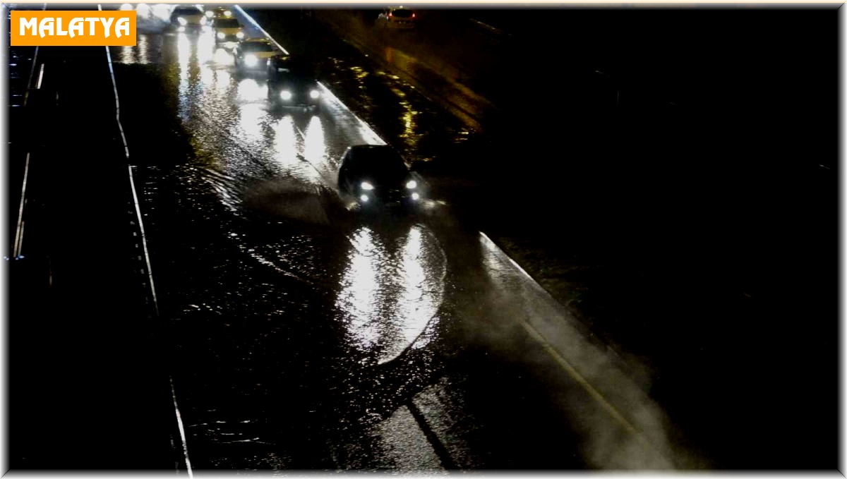 Malatya'da sağanak yağış etkili oldu