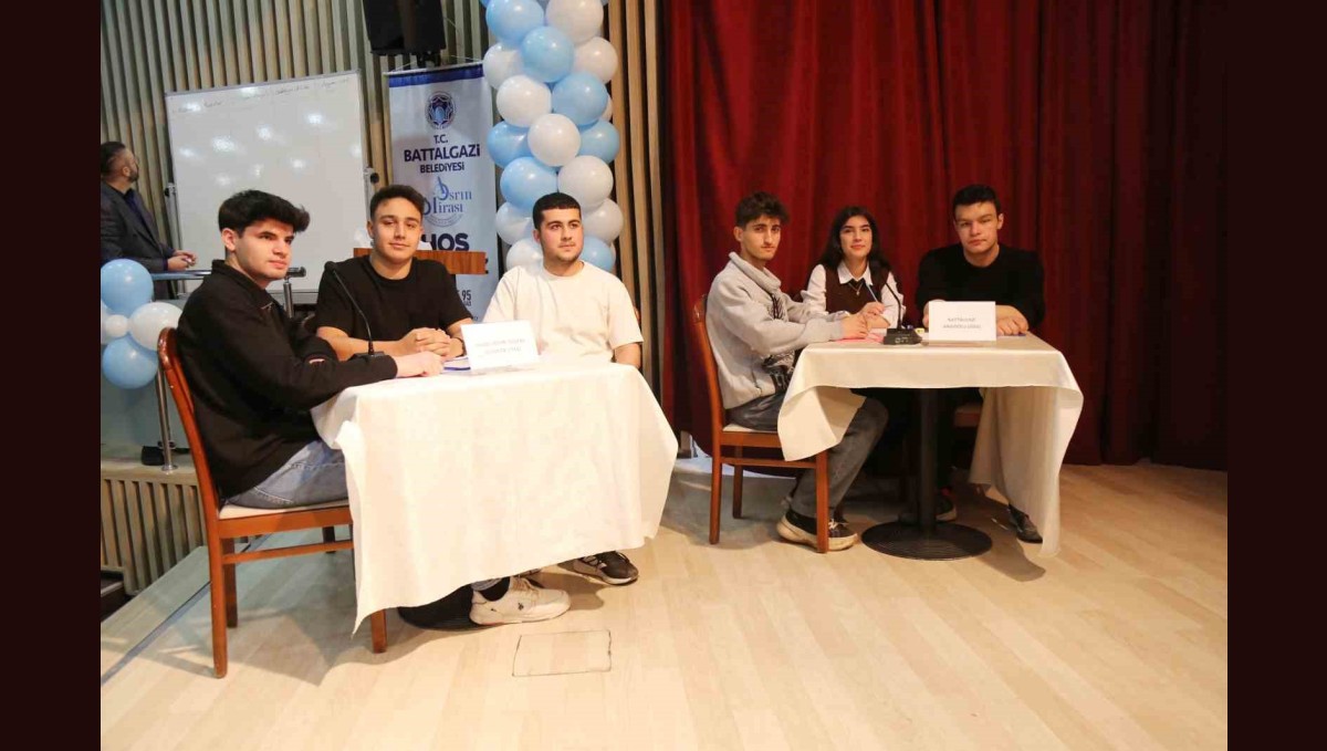 Malatya'da 'Şampiyon kim?' bilgi yarışmasında ilk turlar başladı