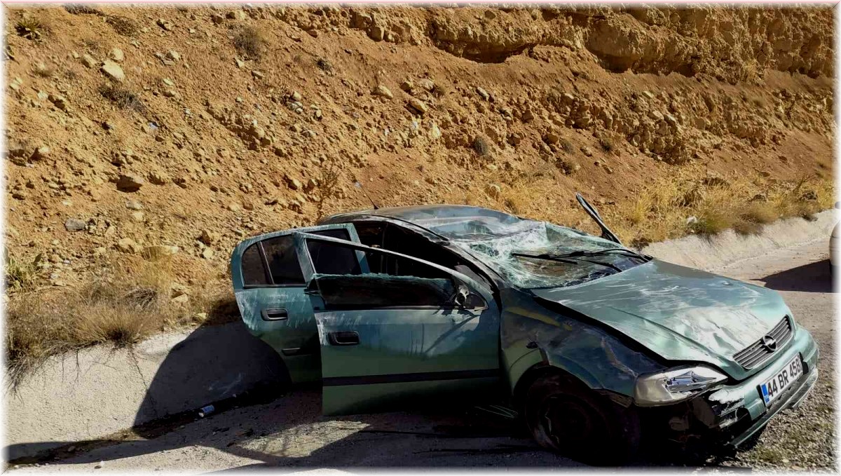 Malatya'da takla atan aracın sürücüsü yaralandı