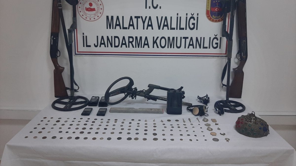 Malatya'da tarihi eser niteliği taşıdığı değerlendirilen 140 obje ele geçirildi