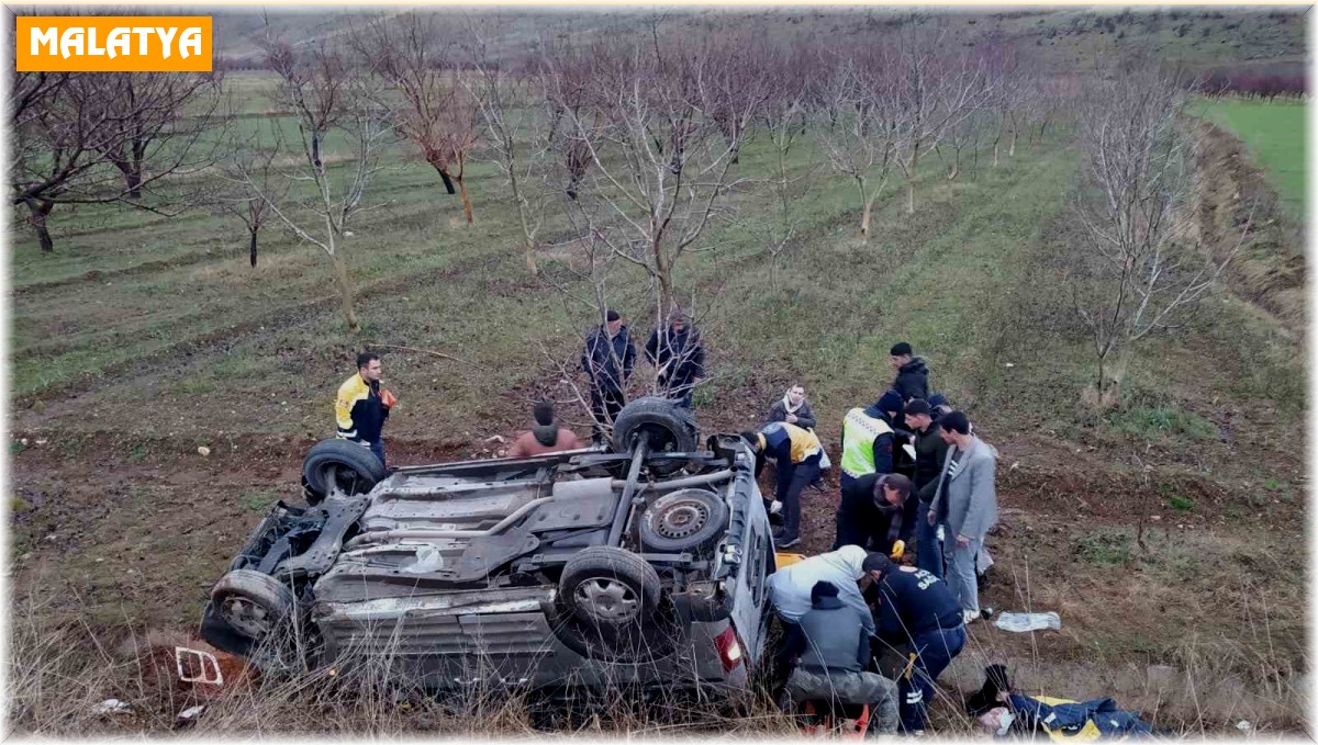 Malatya'da tekeri patlayan otomobil şarampole uçtu: 8 yaralı