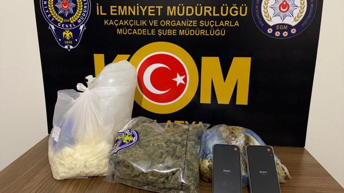 Malatya'da tulum peyniri içerisine gizlenmiş 987 gram esrar ele geçirildi