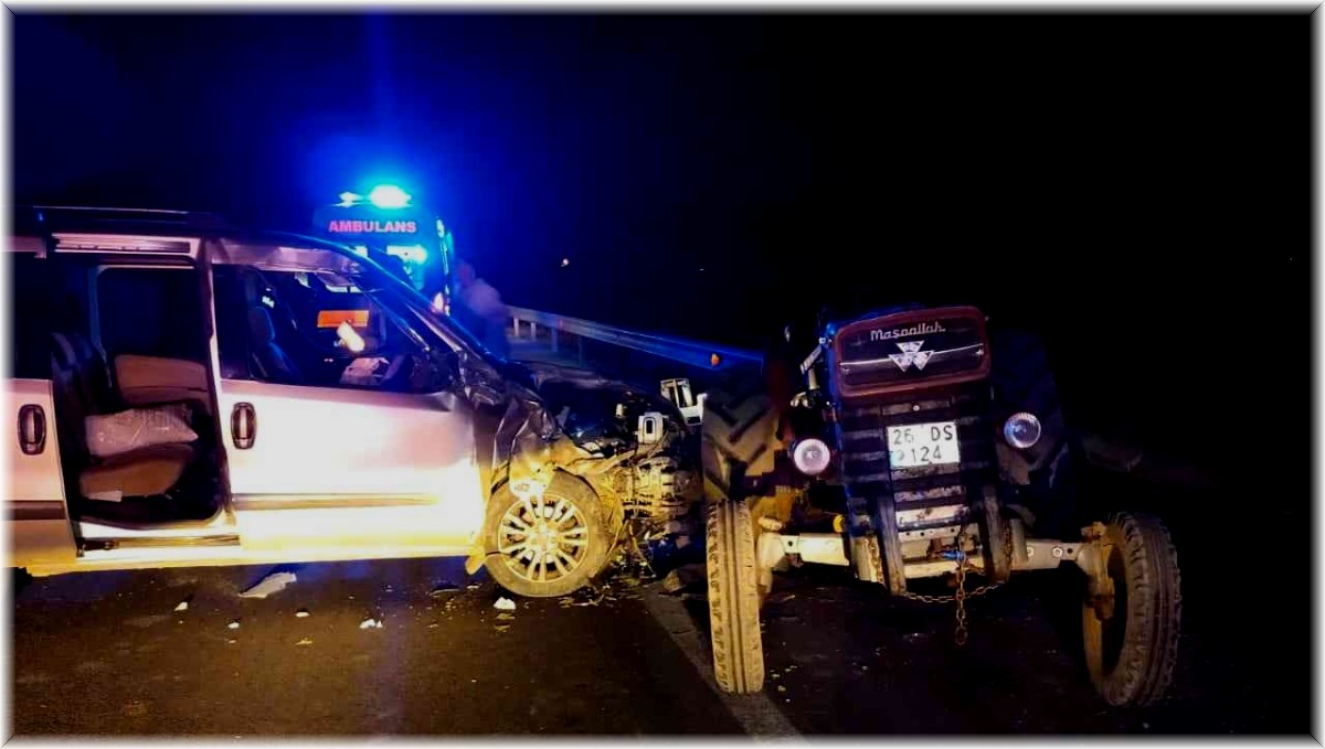 Malatya'da üç aracın karıştığı kazada 6 kişi yaralandı