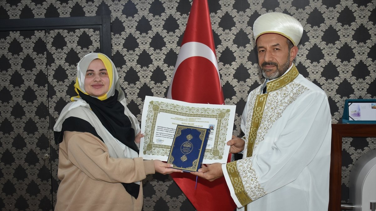 Malatya'da Ukraynalı kadın Müslüman oldu