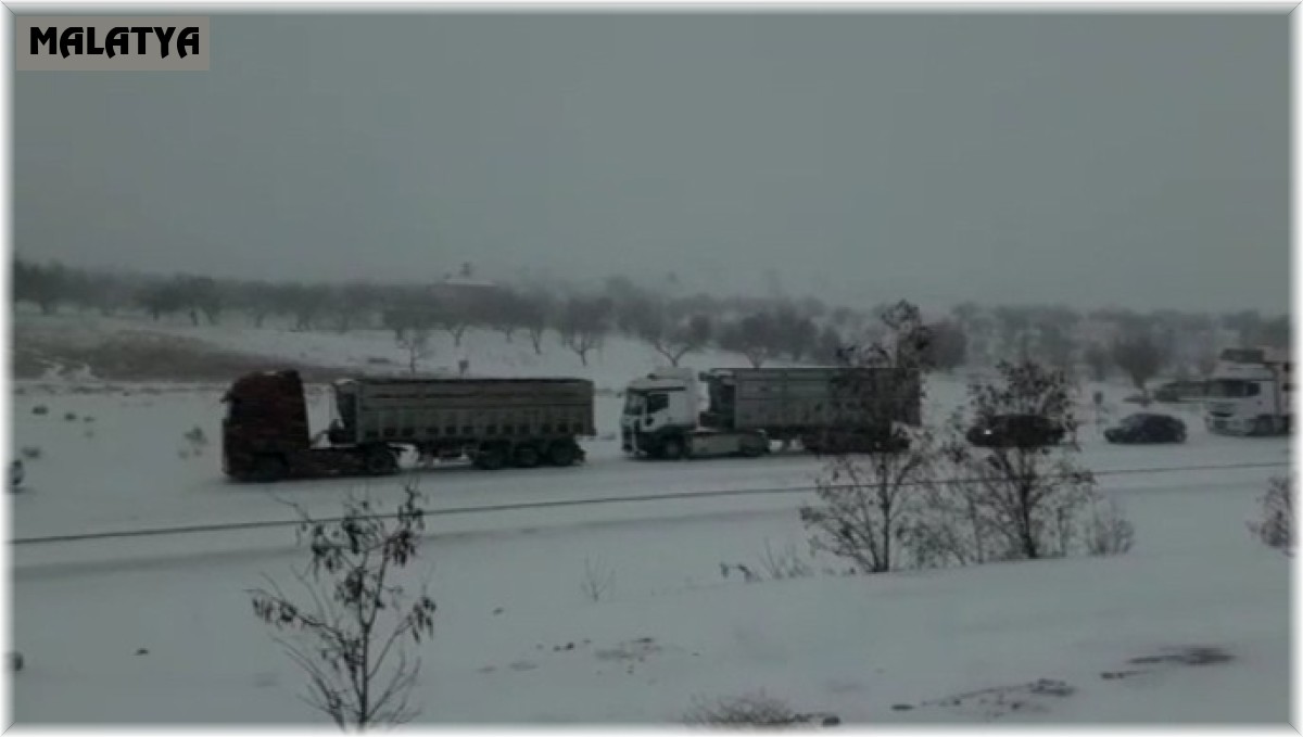 Malatya'da ulaşıma kar engeli