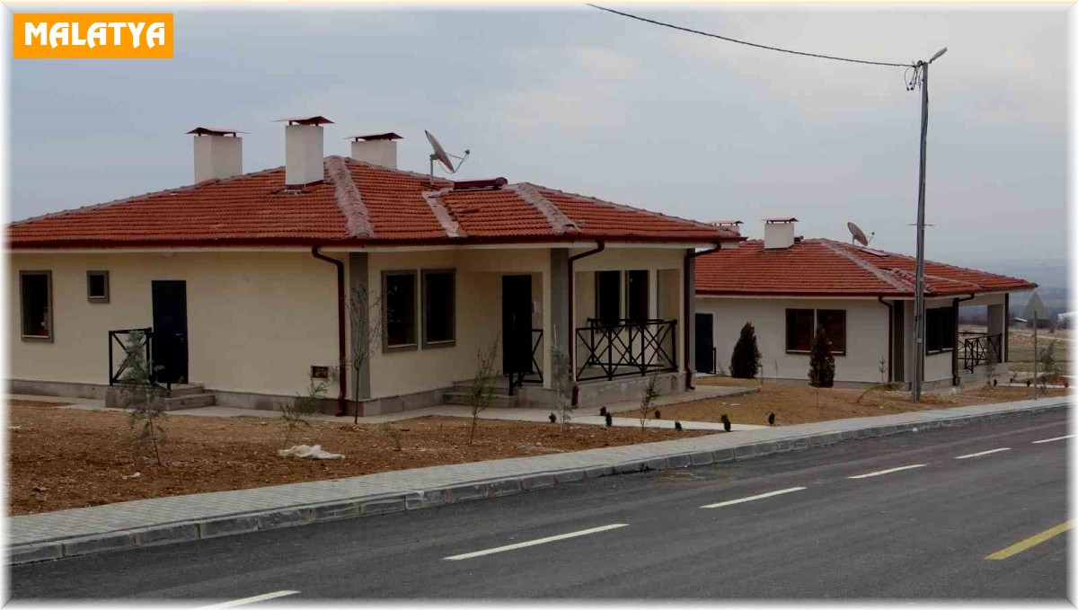 Malatya'da yapımı tamamlanan köy evleri teslim ediliyor