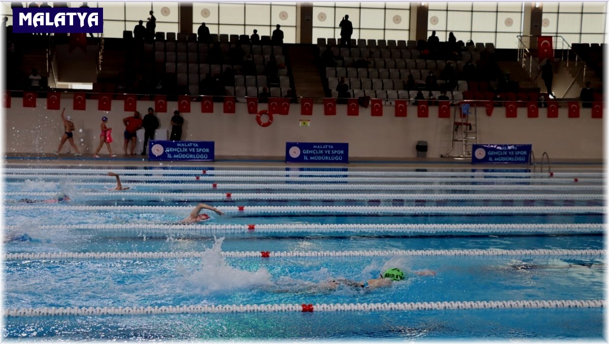 Malatya'da yeni yapılan havuzda ilk yüzme müsabakası yapıldı