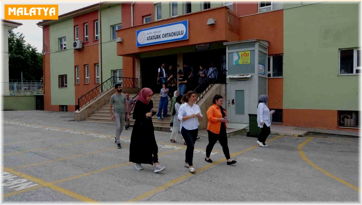 Malatya'da YKS'nın ikinci oturumu AYT sona erdi