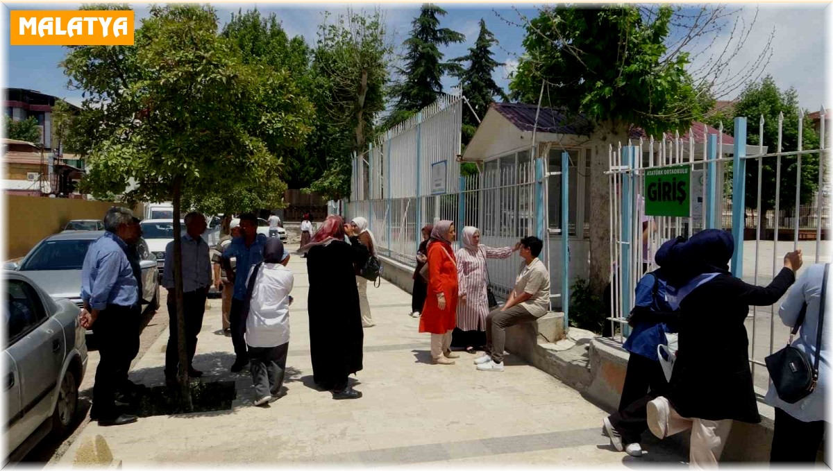 Malatya'da, YKS'nin ikinci oturumu sona erdi