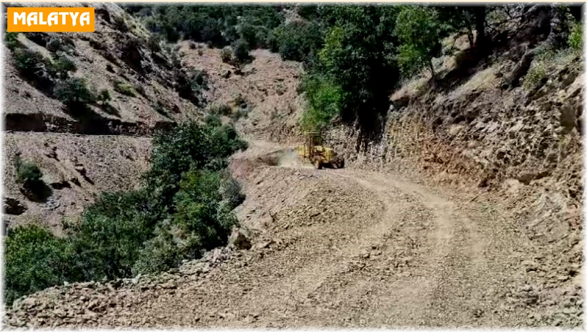 Malatya'da yol çalışmaları sürüyor