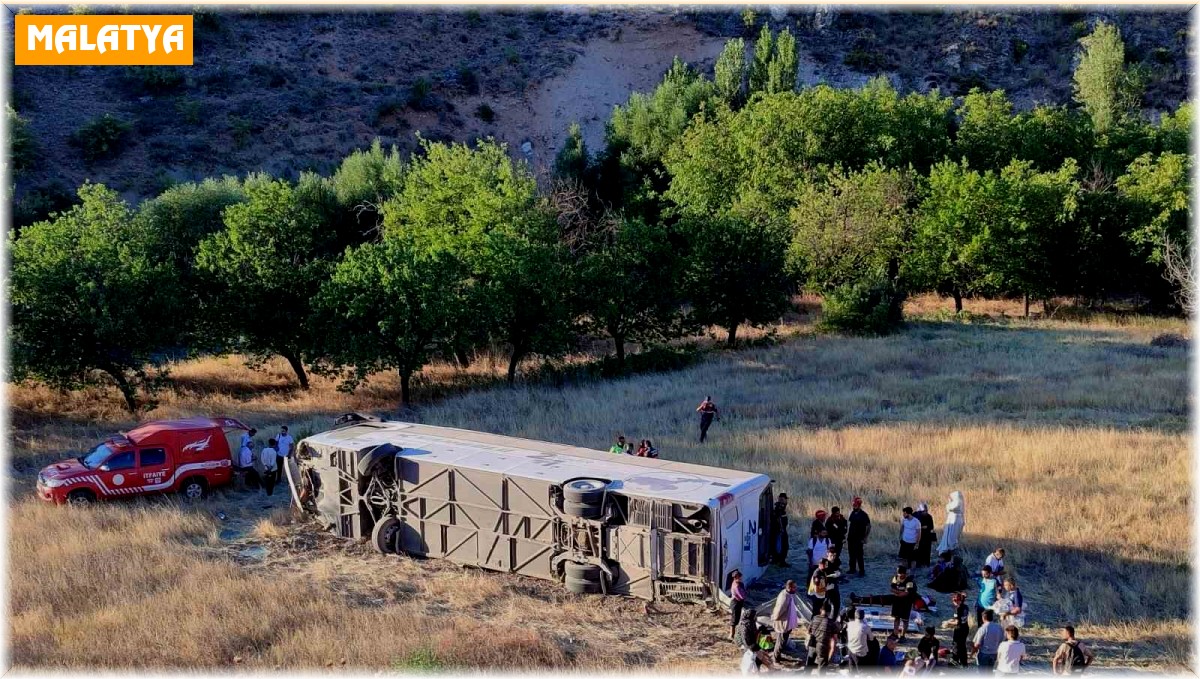 Malatya'da yolcu otobüsü şarampole uçtu: 22 yaralı