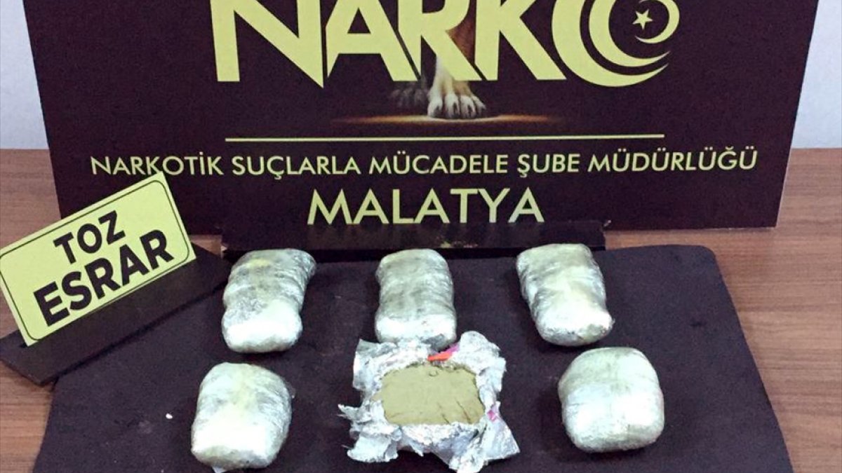 Malatya'da yolcu otobüsünde 1 kilo 89 gram toz esrar ele geçirildi