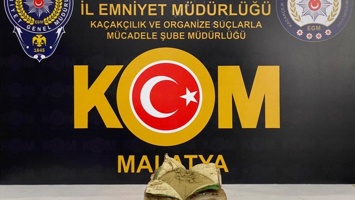 Malatya'da yolcunun sırt çantası ve bagajında 1 kilo 500 gram esrar ele geçirildi