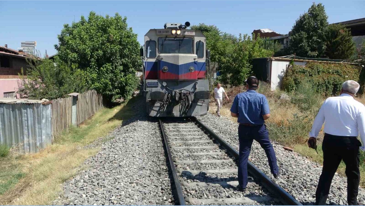 Malatya'da yük treni yayaya çarptı: 1 ağır yaralı