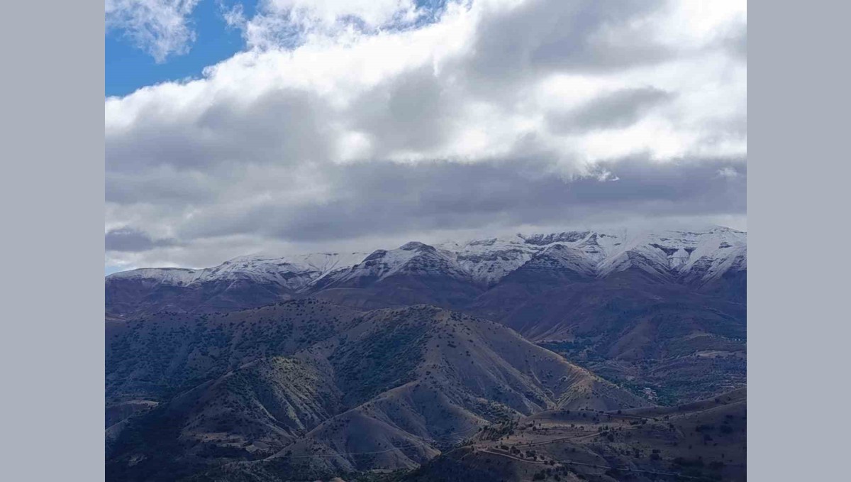 Malatya'da yüksek rakımlı bölgelere mevsimin ilk karı düştü