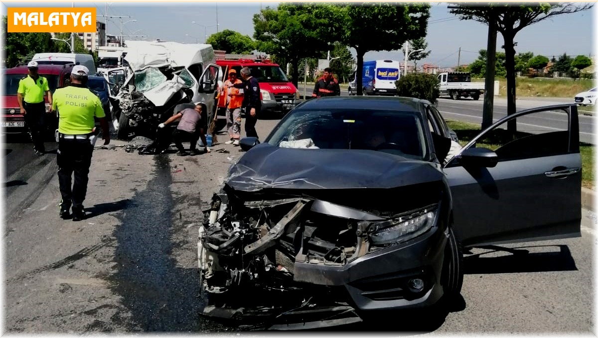 Malatya'da zincirleme kaza: 3 yaralı