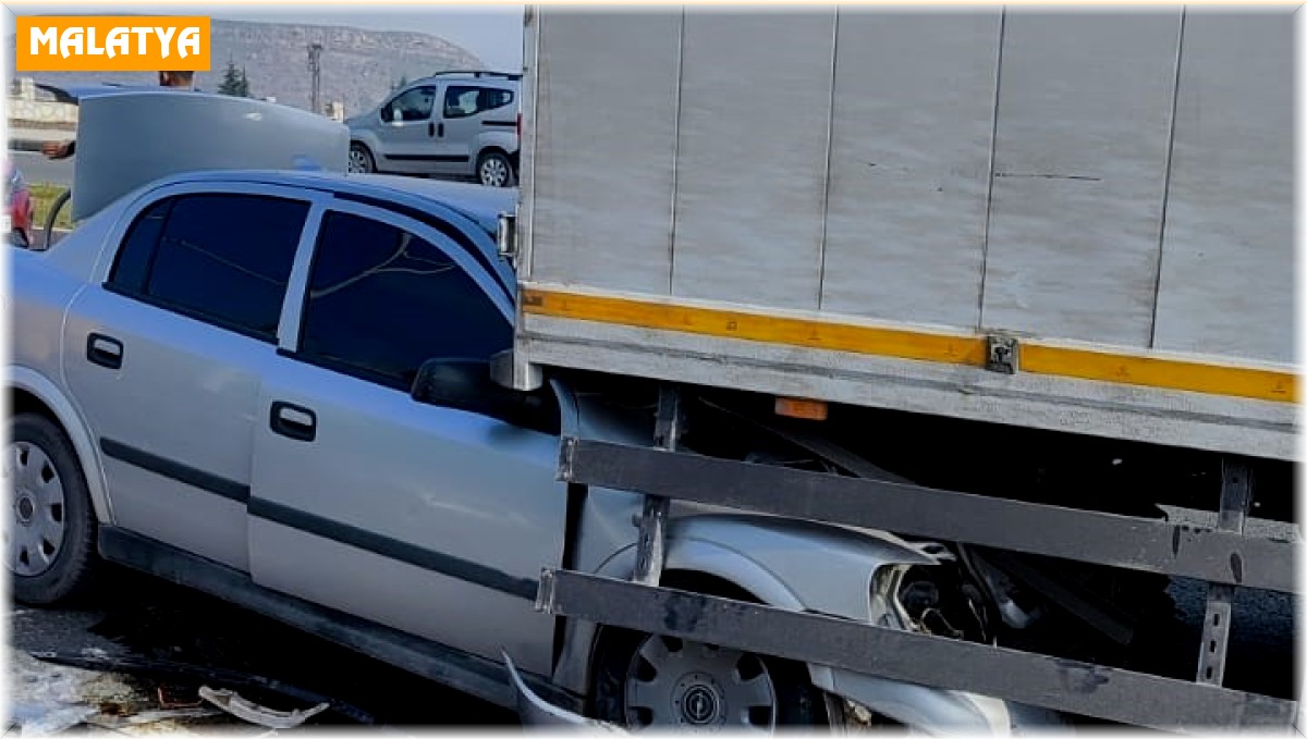 Malatya'da zincirleme trafik kazası: 1 yaralı
