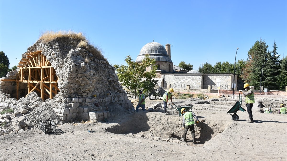 Malatya'daki 700 yıllık Şahabiyye-i Kübra Medresesi ayağa kaldırılacak