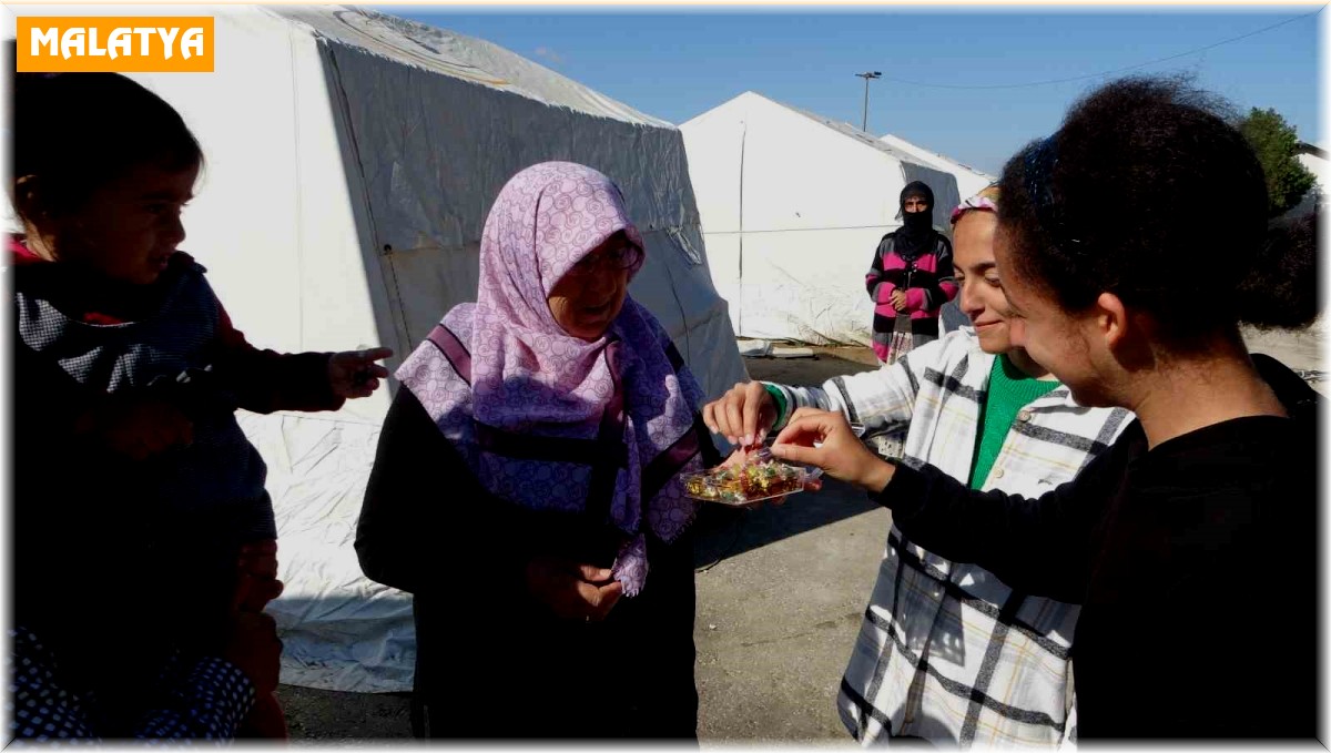 Malatya'daki çadır kentlerde hüzünlü bayram