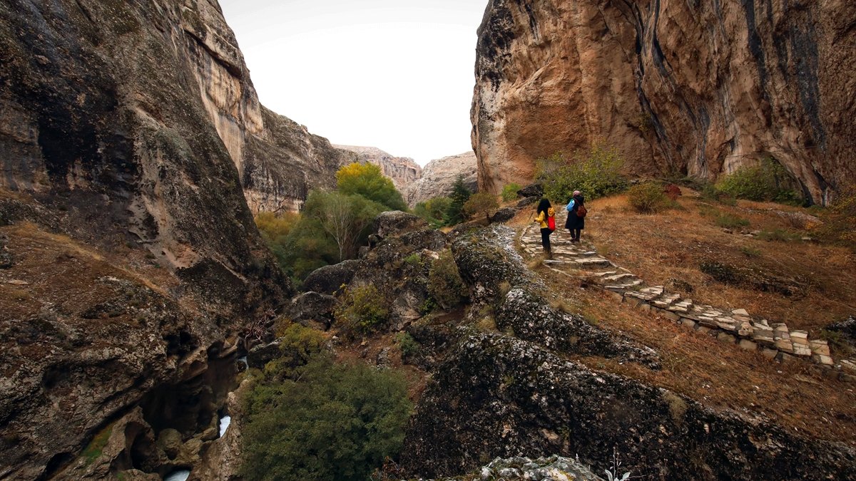 Malatya'daki Tohma Kanyonu'na sonbaharın renkleri hakim oldu