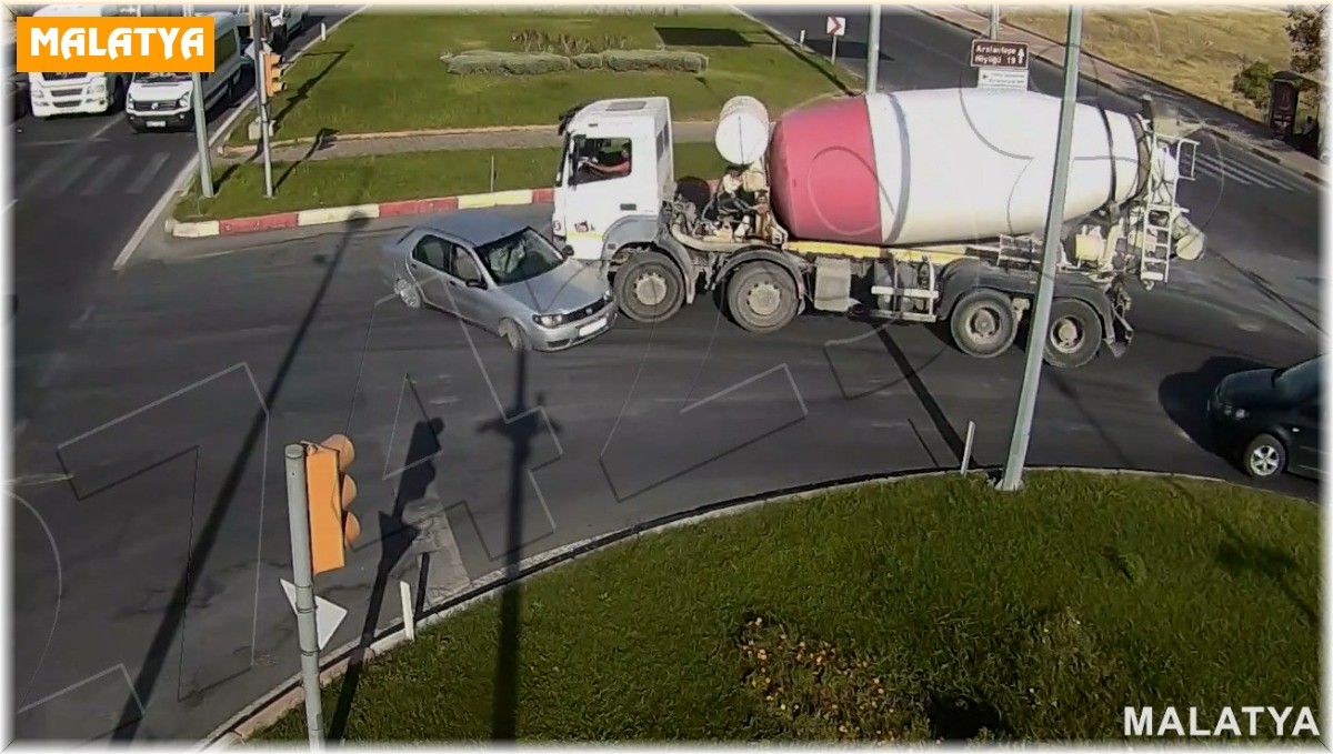 Malatya'daki trafik kazaları kamerada