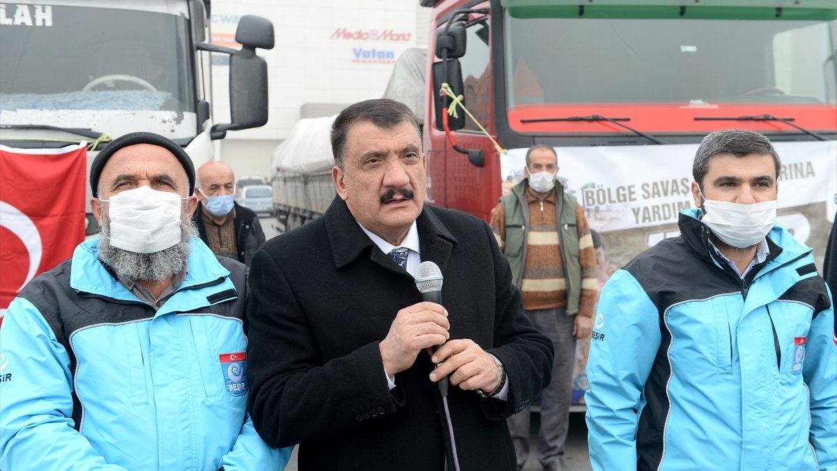 Malatya'dan İdlib'e 3 tır insani yardım malzemesi gönderildi