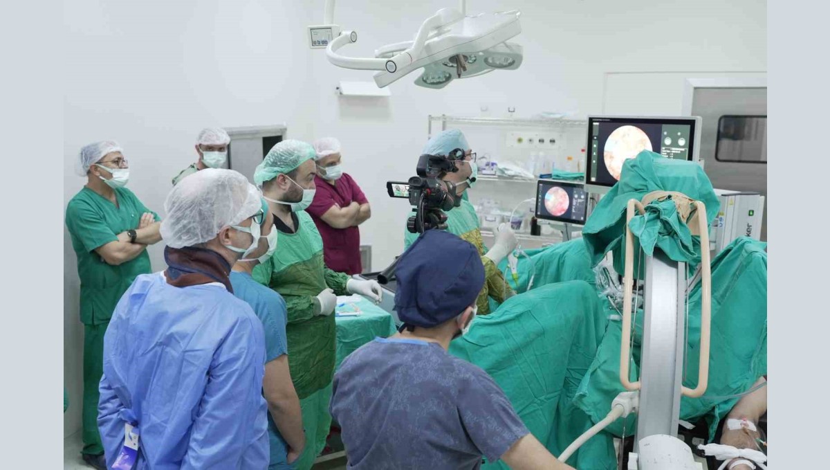 Malatya Eğitim ve Araştırma Hastanesi'nde 320 kişinin katıldığı canlı cerrahi kursu