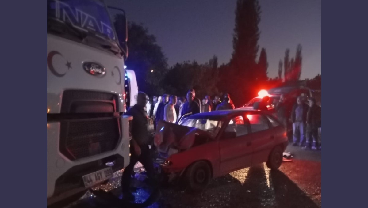 Malatya hafriyat kamyonu ile otomobil çarpıştı: 1 ölü 1 yaralı