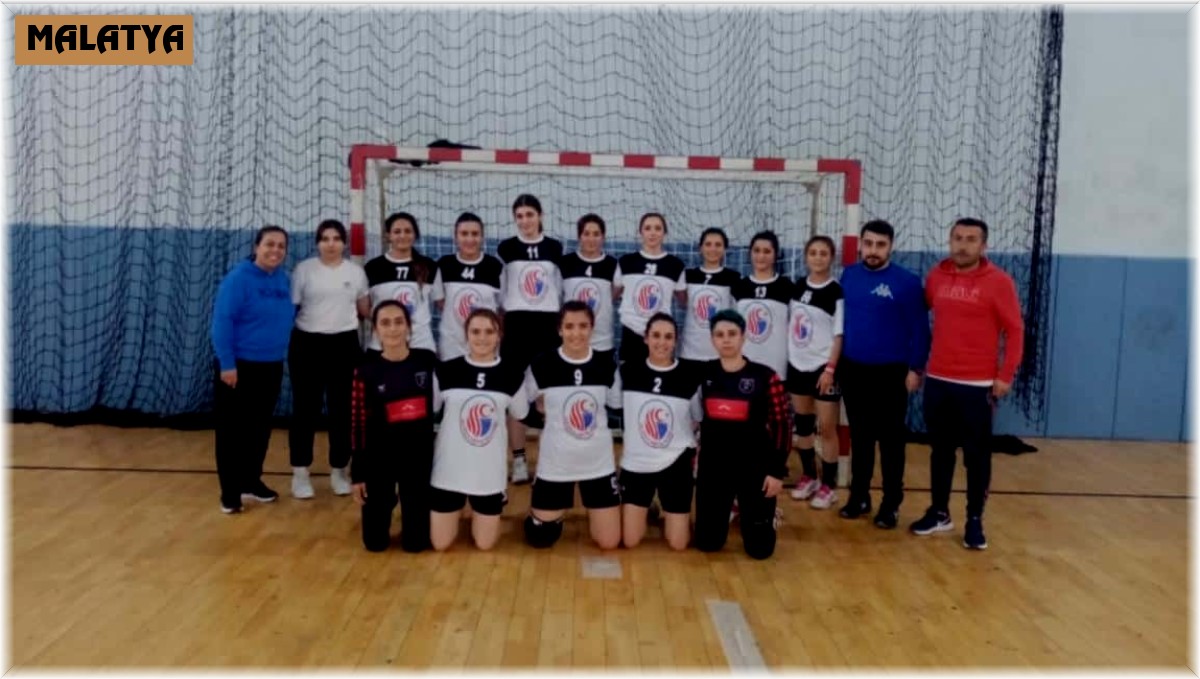 Malatya Necatibey Ortaokulu Hentbol takımında 1.Lig sevinci