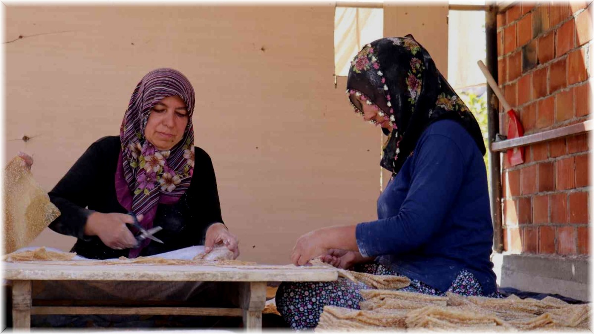 Malatya'nın tescilli dut pestili, ev hanımlarının geçim kaynağı oldu