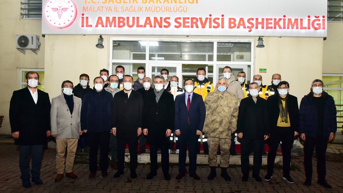 Malatya Valisi Aydın Baruş, sağlıkçılarla kolluk kuvvetlerinin yeni yılını kutladı