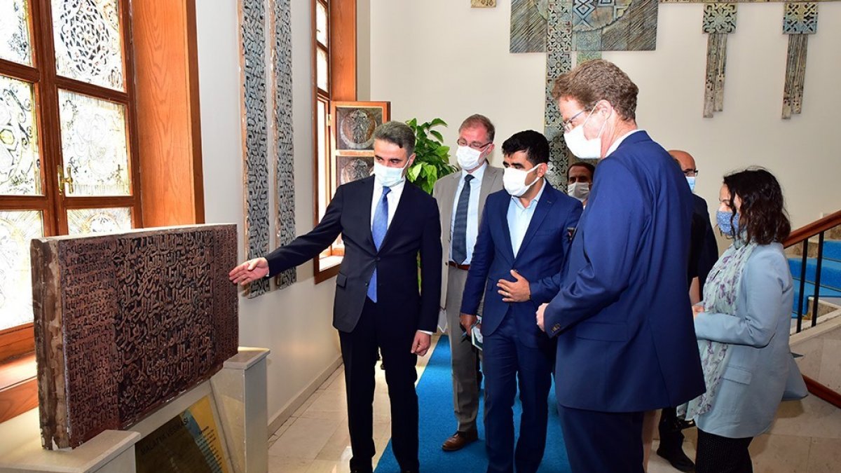 Malatya'ya gelen Landrut'tan kayısıya övgü