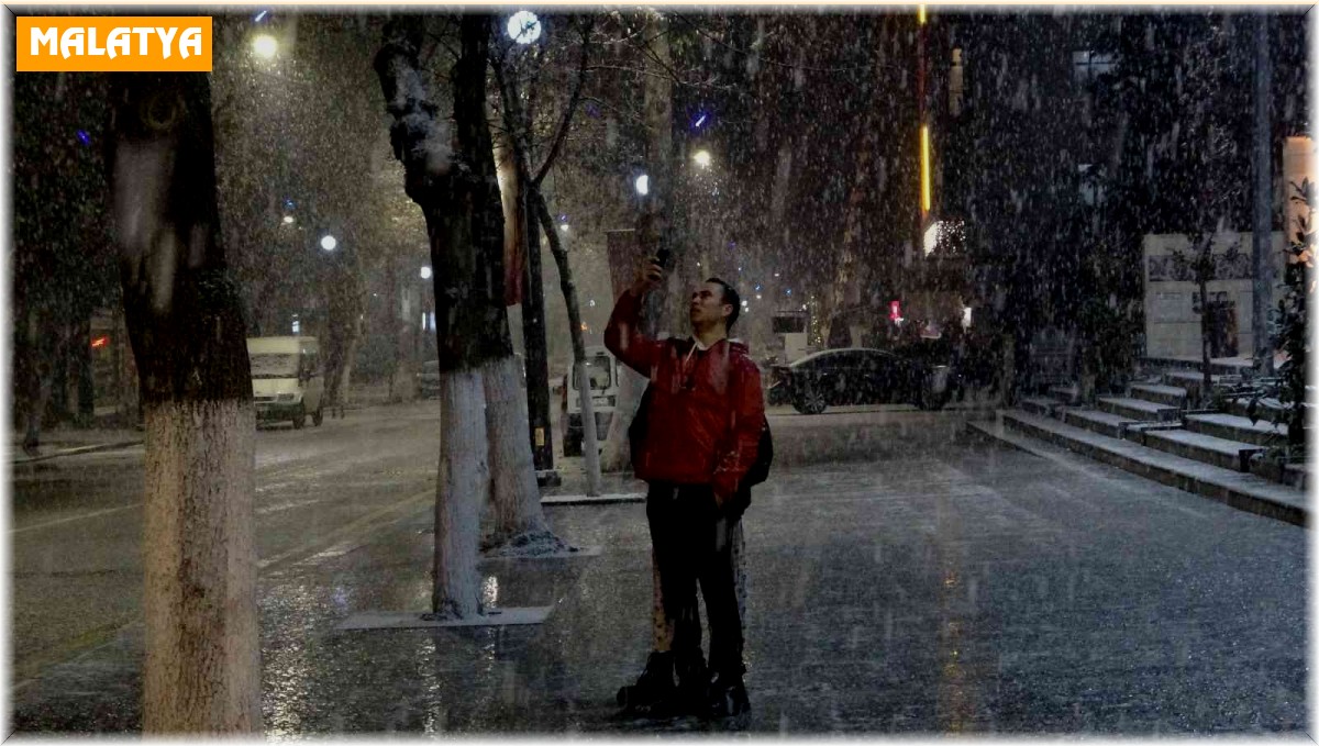 Malatya'ya mevsimin ilk karı düştü