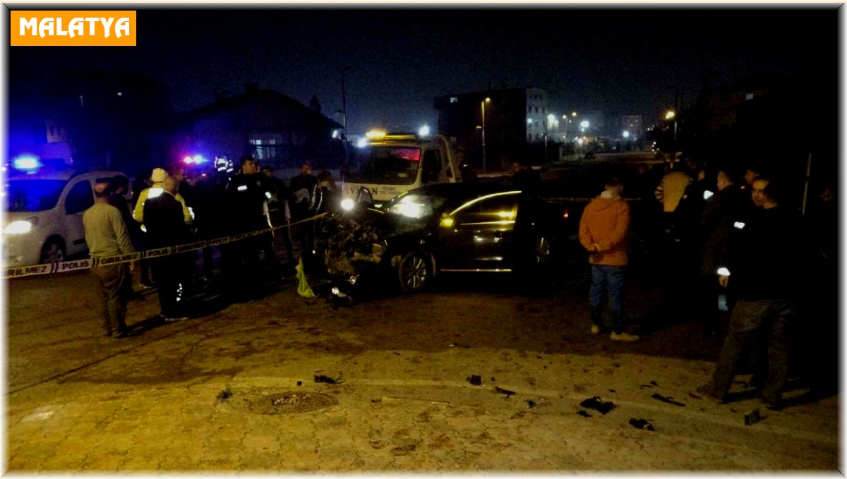 Malatya Yeşilyurt kaza; Malatya'da işçi servisi ile otomobil çarpıştı: 12 yaralı