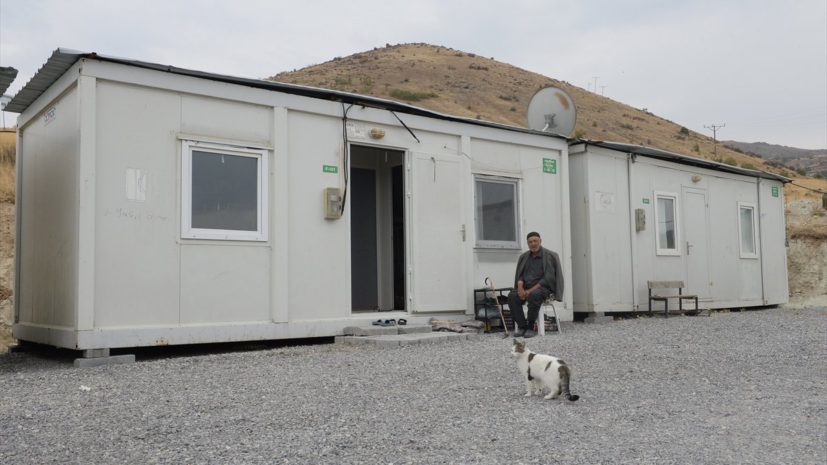 Malatyalı depremzedelerin kalbi İzmir'de atıyor