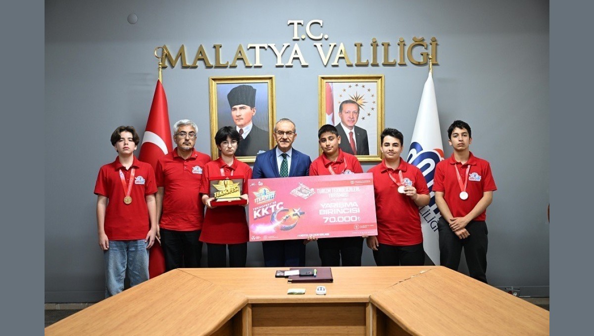 Malatyalı genç yetenekler başarılarını Vali Yavuz'la paylaştı