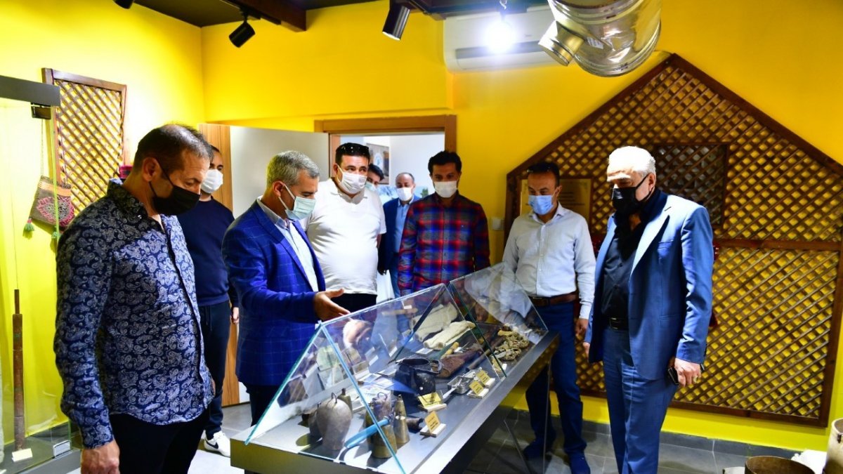 Malatyalı sanatçılar tarihi Yeşilyurt konaklarını gezdi