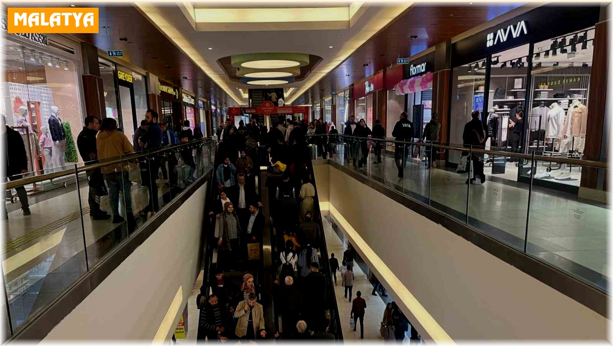 Malatyalılar bayram alışverişini alışverişini yaptı, çocuklar eğlendi