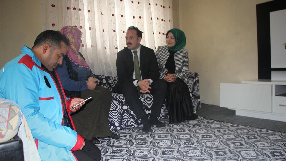 Malazgirt Kaymakamı Bayram, ev ziyaretlerini sürdürüyor