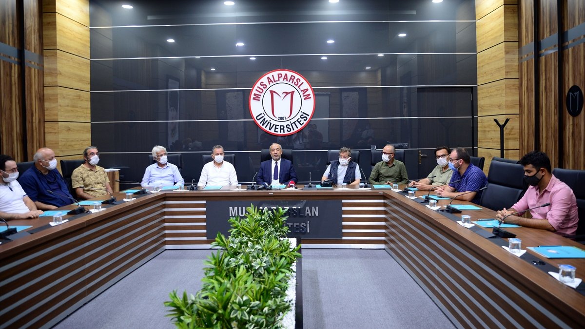 "Malazgirt Savaşı Alanının Tespiti, Tarihi ve Arkeolojik Yüzey Araştırma" projesi