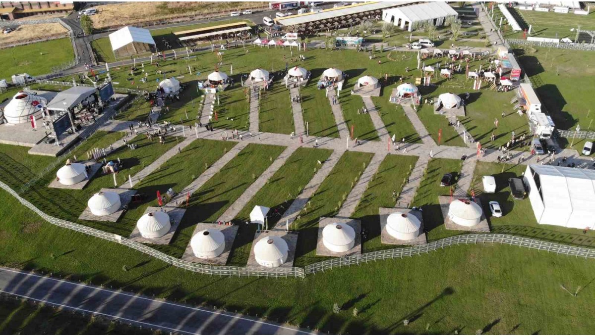 Malazgirt'te "954. Yıl Açık Hava Özel Puta Koşusu" Türkiye finalleri nefes kesti