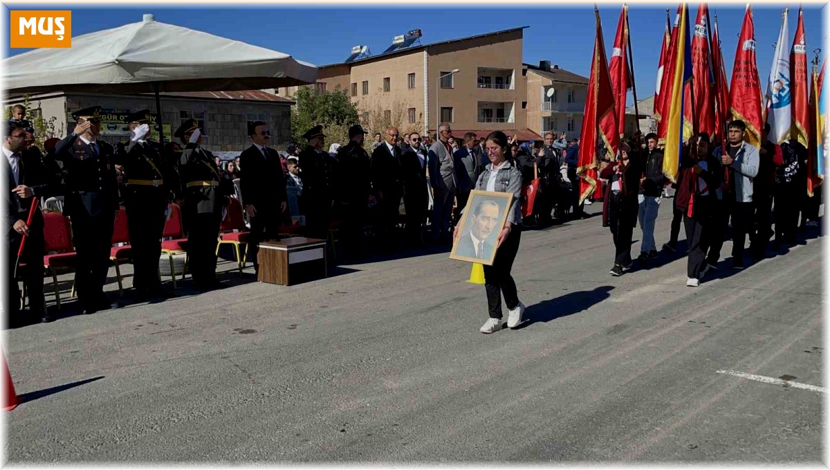 Malazgirt'te Cumhuriyet'in 101. yıldönümü kutlandı