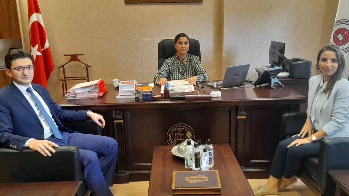 Malazgirt'te cumhuriyet savcılar görevlerine başladı