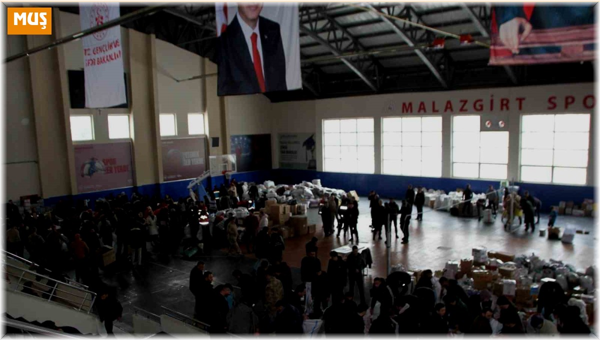 Malazgirt'te depremzedeler için yardım kampanyası