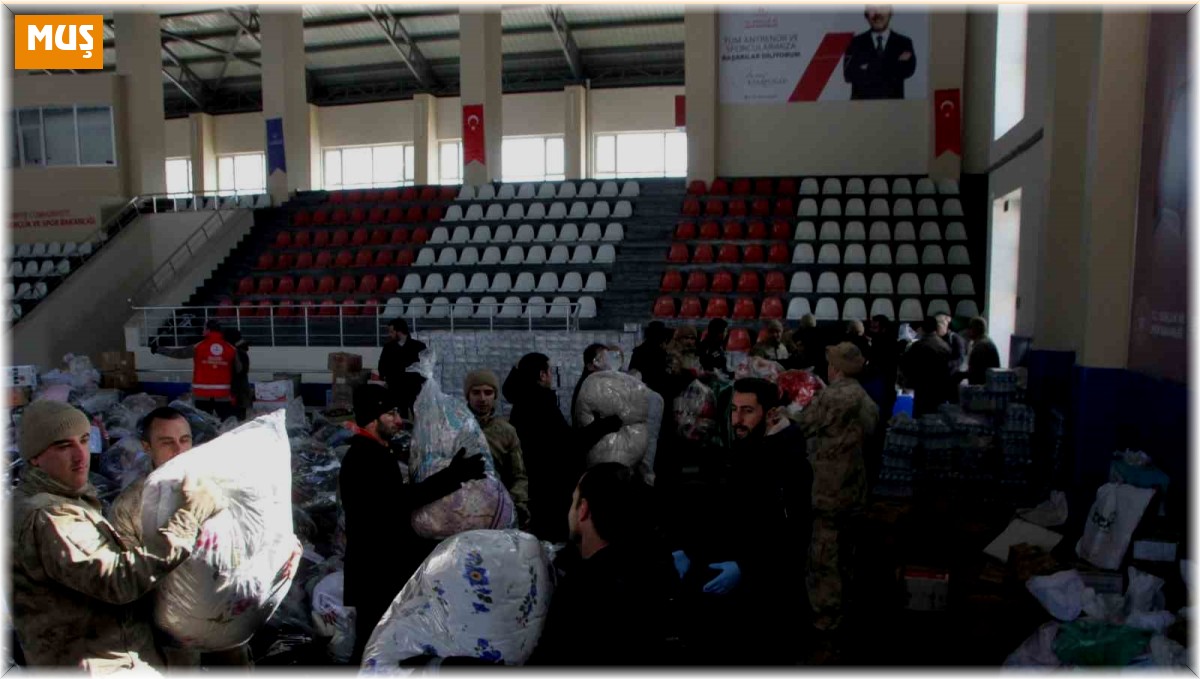 Malazgirt'te depremzedeler için yardım seferberliği devam ediyor